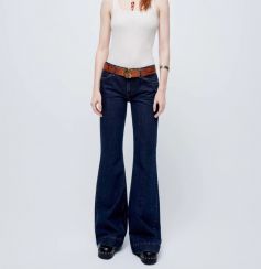 2Pcs Wide Leg Flared Jeans On The Street